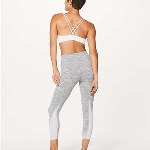 Wunder Under Scalloped Hem High-Rise Crop 23"